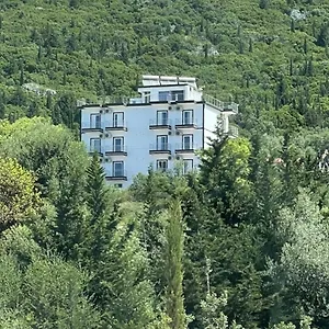 3* Hotel Season